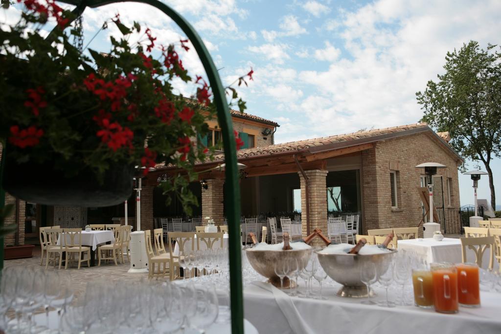 Villa Ristorante Country House Isolabelgatto à Fano Extérieur photo