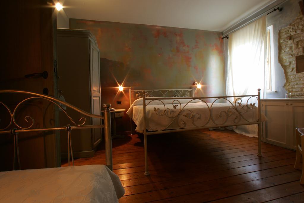 Villa Ristorante Country House Isolabelgatto à Fano Chambre photo