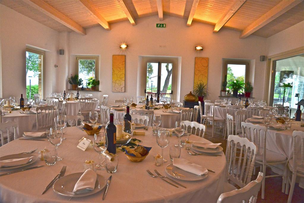 Villa Ristorante Country House Isolabelgatto à Fano Extérieur photo